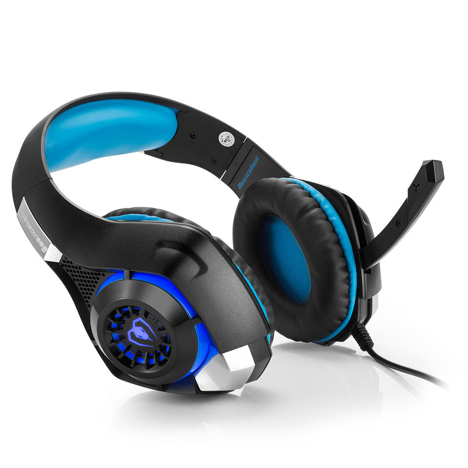 PC gaming headset with adjustable mic and volume controls
